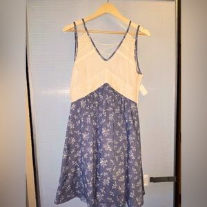 Ryu V-Neck Floral Dress